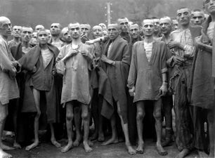 1280px ebensee concentration camp prisoners 1945 1024x752