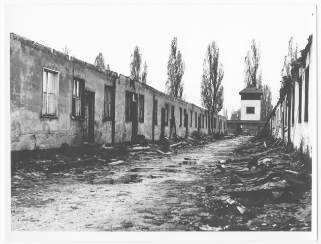 Qu Est Il Advenu Des Camps De Concentration Et D Extermination Nazis Apres 1945 About Holocaust